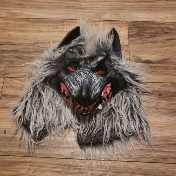 Kid’s Halloween Werewolf Mask Costume Damage - Picture 1 of 11